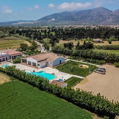 Hotel Sisula Country &