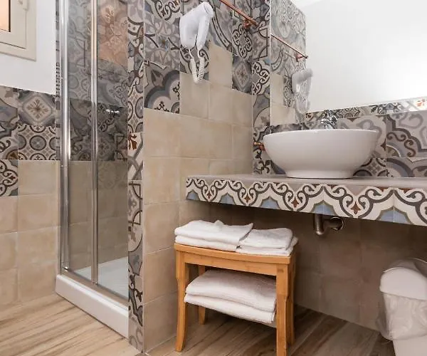 Otel Sisula Country &